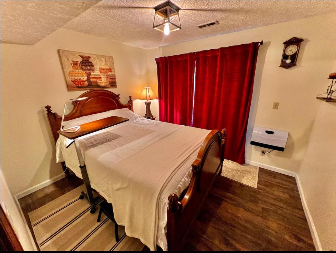 Private Level Of The House With Spa Gresham Exterior photo
